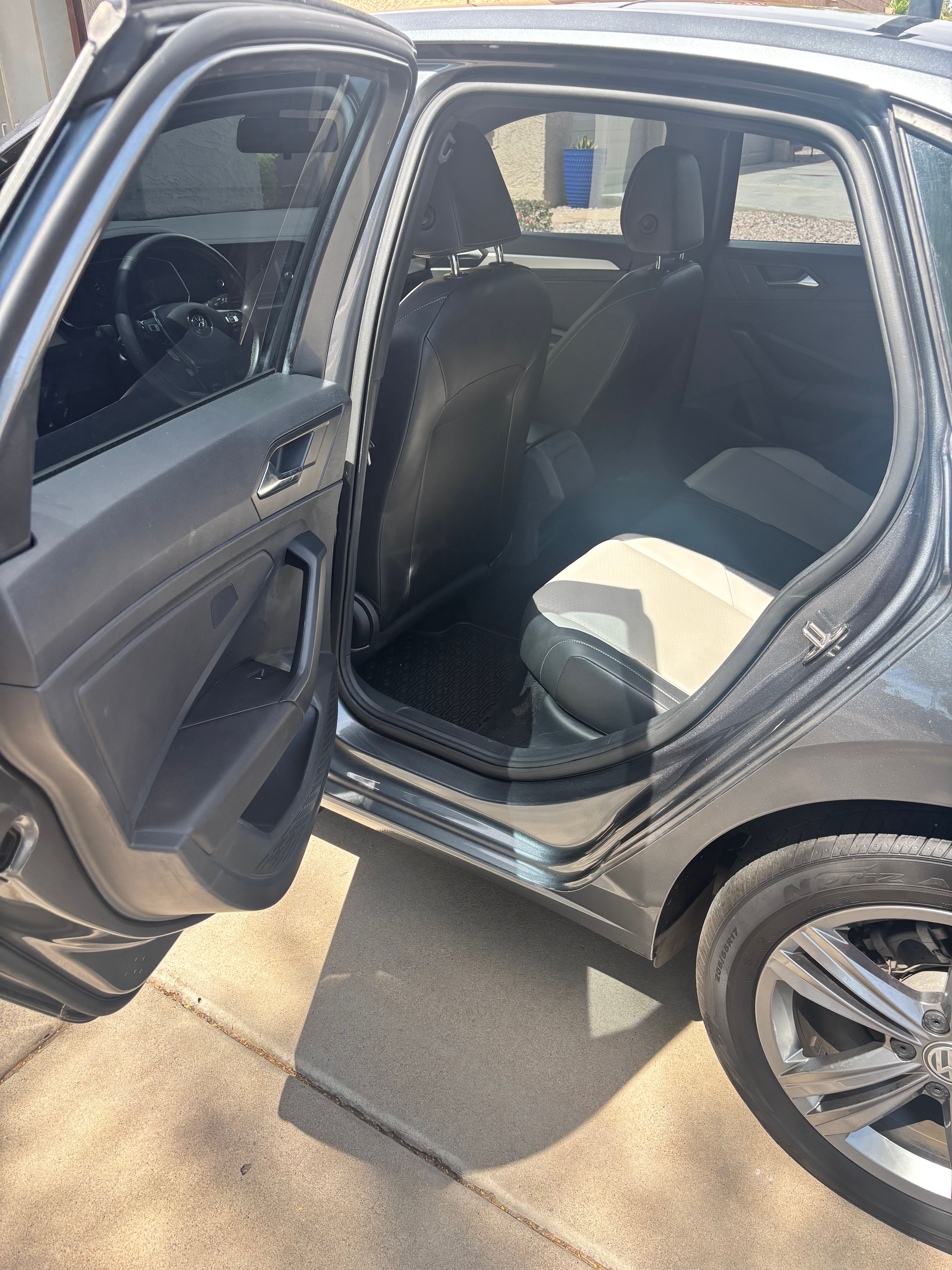 Used 2019 Volkswagen Jetta R-Line FWD image 6