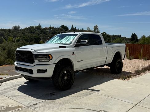 Used 2022 RAM 2500 Limited AWD/4WD image 1