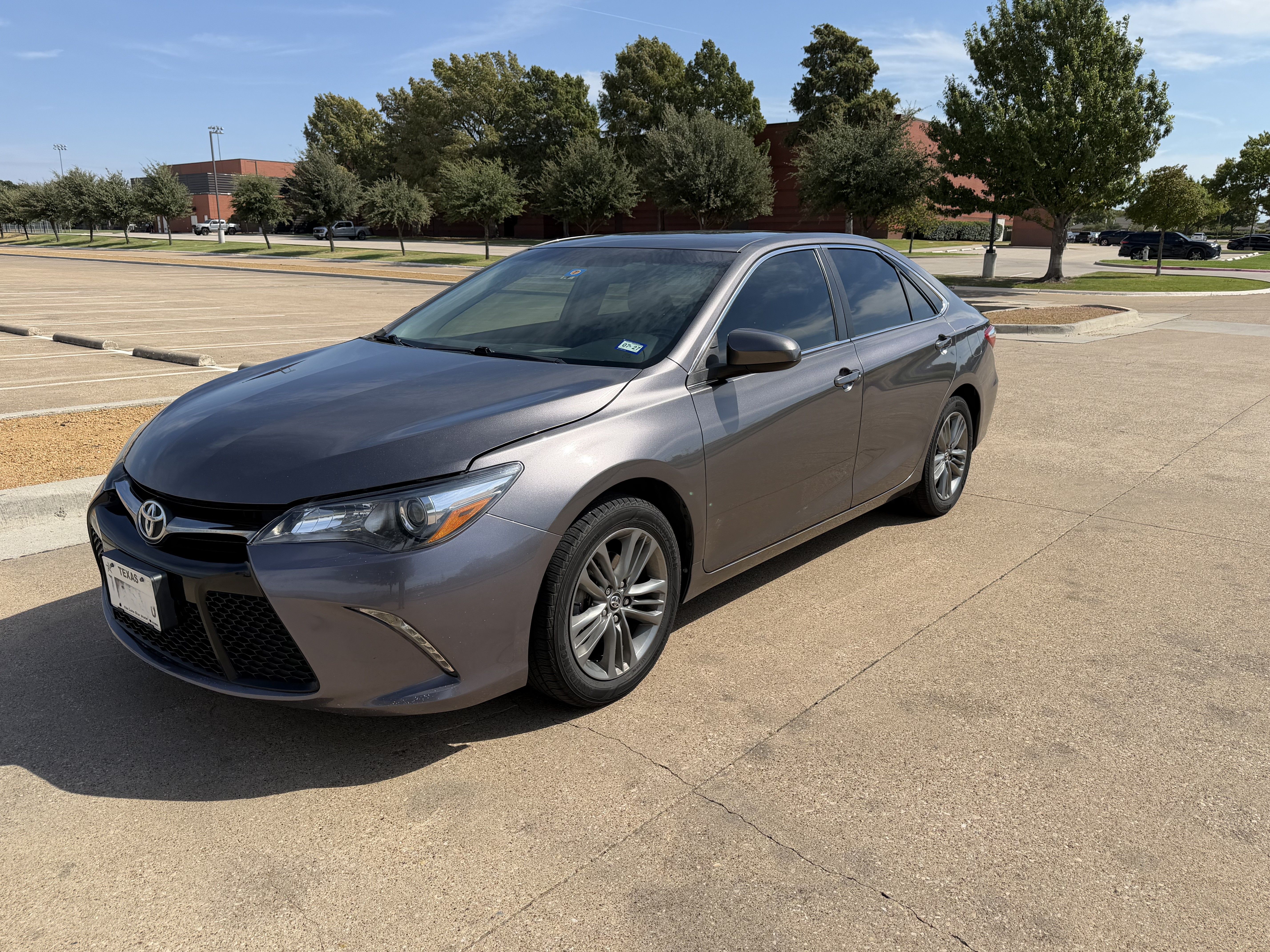 Used 2017 Toyota Camry SE FWD image 2
