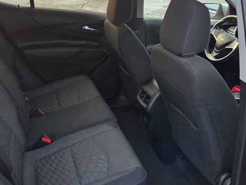 Used 2018 Chevrolet Equinox LT image 8
