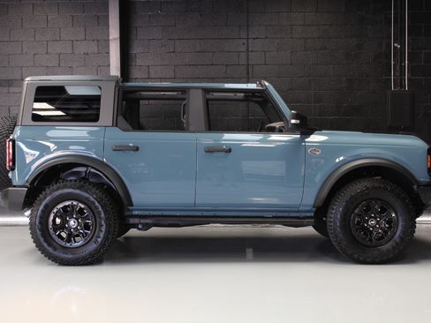 Used 2023 Ford Bronco Badlands image 11