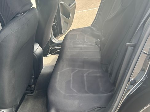 Used 2018 MAZDA MAZDA3 Sport FWD image 9