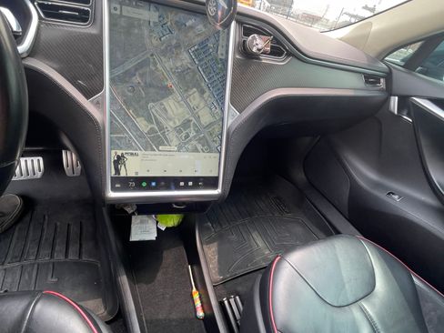 Used 2013 Tesla Model S Performance RWD image 18
