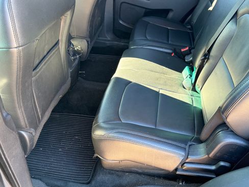 Used 2016 Ford Explorer XLT w/ Equipment Group 202A image 8