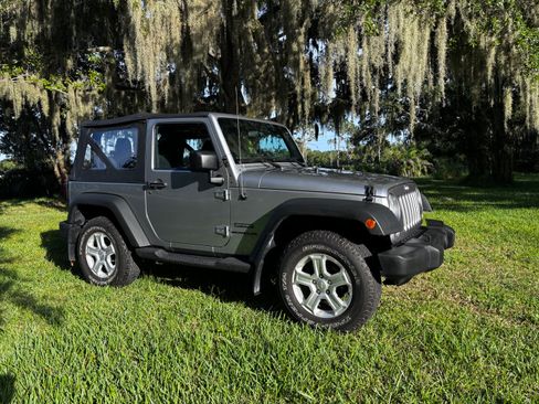 Used 2017 Jeep Wrangler Sport AWD/4WD image 1