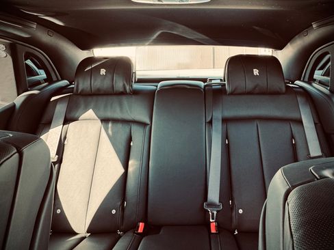 Used 2022 Rolls-Royce Phantom Sedan w/ The Phantom Package image 23