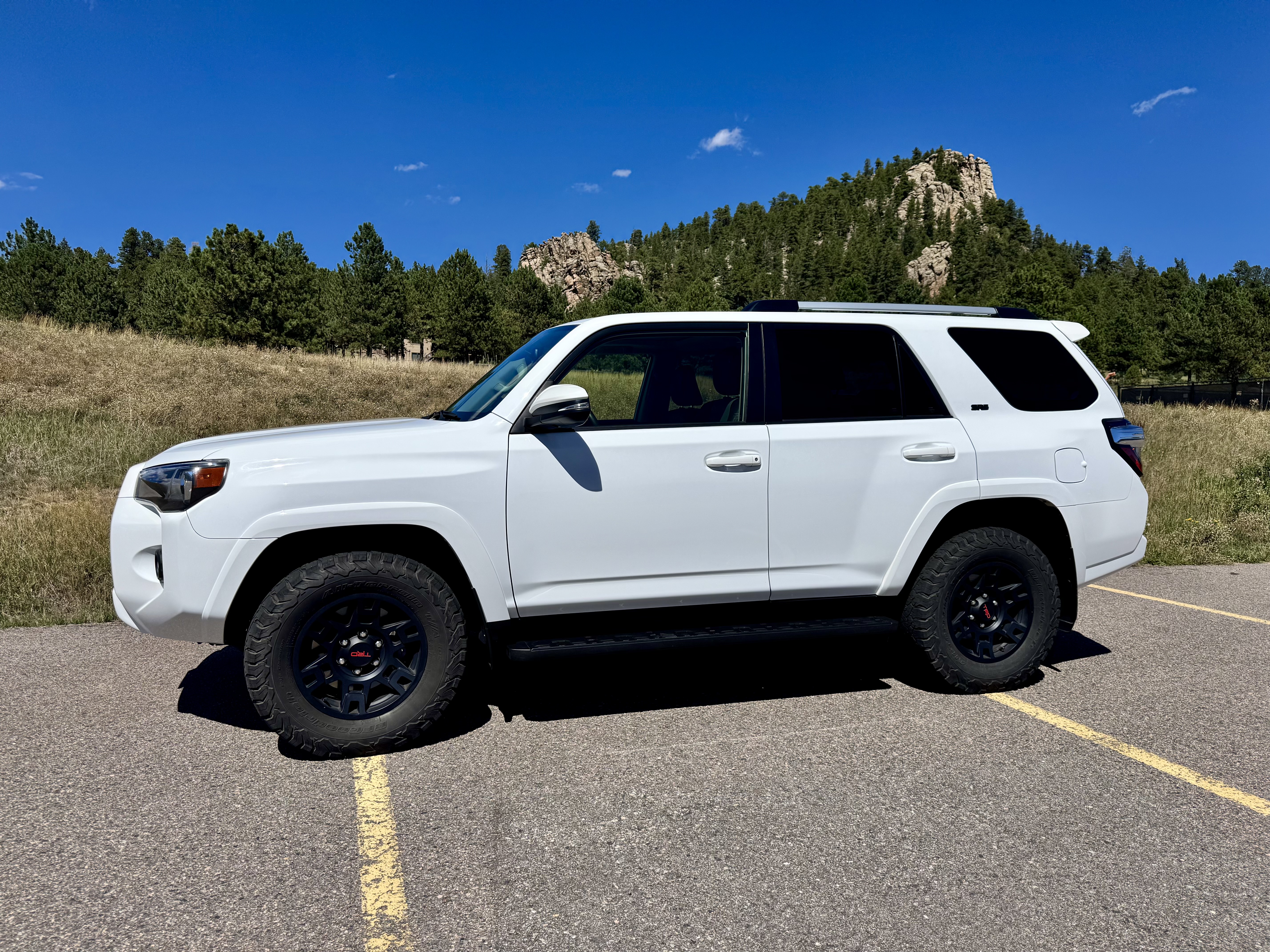 Used 2024 Toyota 4Runner SR5 Premium w/ Moonroof Package AWD/4WD image 1