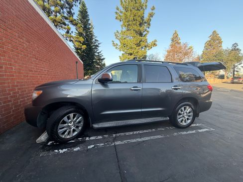 Used 2013 Toyota Sequoia Limited image 16