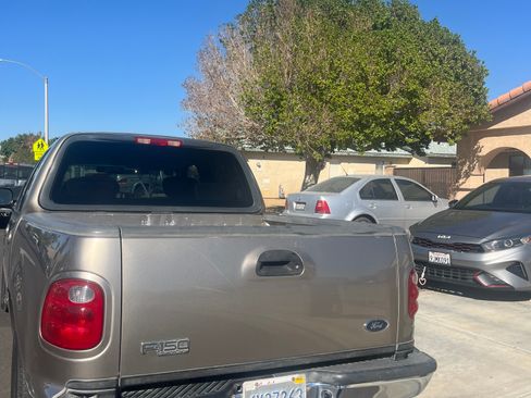 Used 2002 Ford F150 2WD SuperCrew image 4