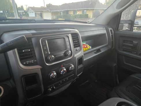 Used 2015 RAM 2500 Tradesman w/ Chrome Appearance Group image 13