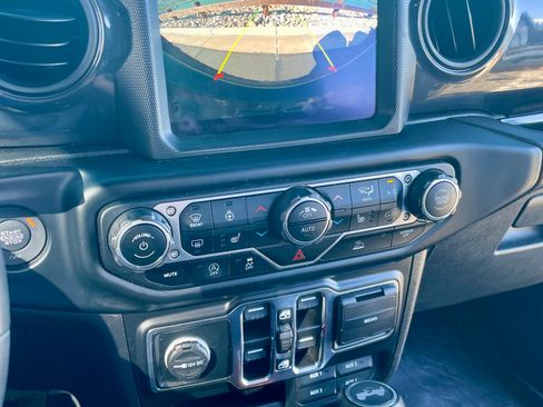 Used 2023 Jeep Wrangler Unlimited Sport image 5