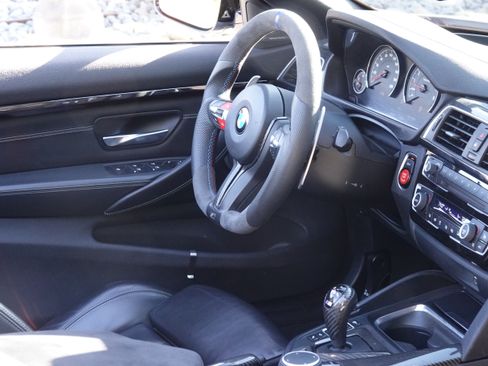 Used 2019 BMW M4 Convertible w/ Competition Package image 22