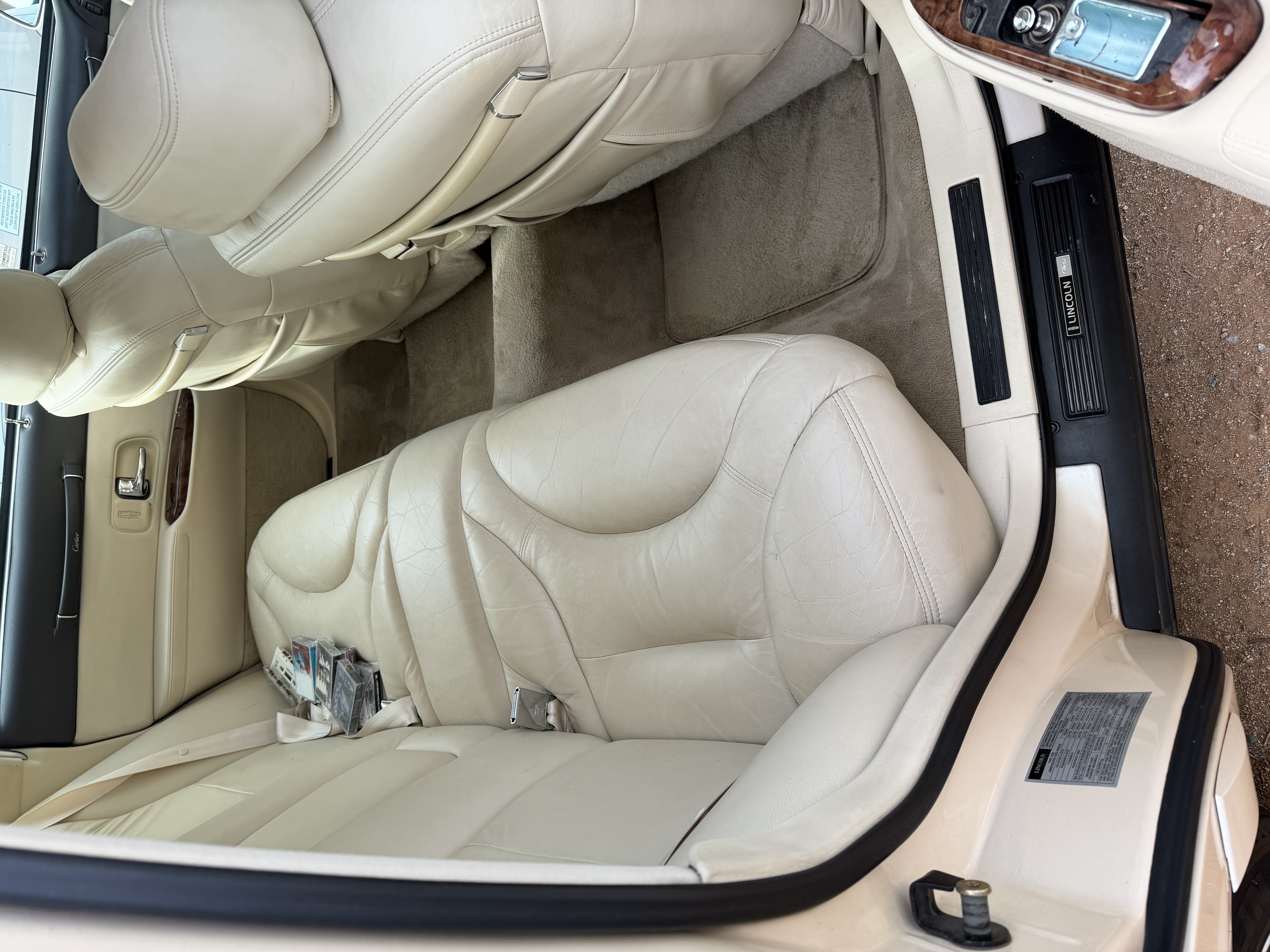 Used 1995 Lincoln Town Car Cartier RWD image 11