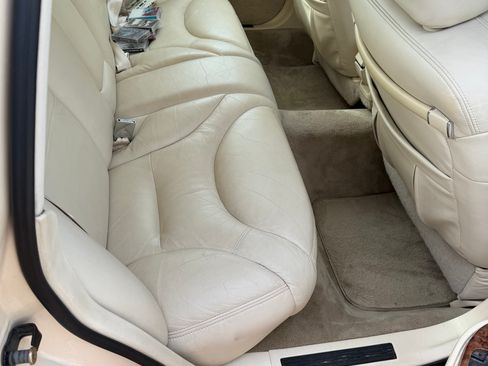 Used 1995 Lincoln Town Car Cartier RWD image 11