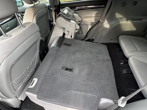 Used 2011 Kia Sorento LX w/ Convenience Pkg image 19
