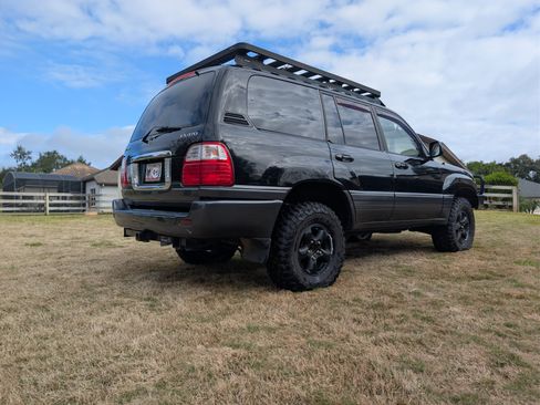 Used 2004 Lexus LX 470 4WD image 6