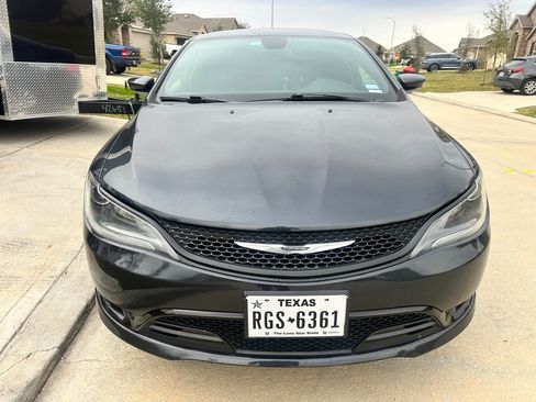 Used 2016 Chrysler 200 S w/ Navigation & Sound Group I image 2