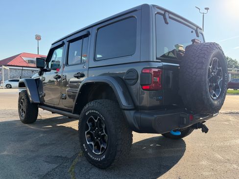 Used 2021 Jeep Wrangler Unlimited Rubicon 4xe w/ Cold Weather Group AWD/4WD image 9