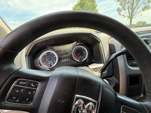 Used 2015 RAM 3500 Tradesman w/ Chrome Appearance Group RWD image 9