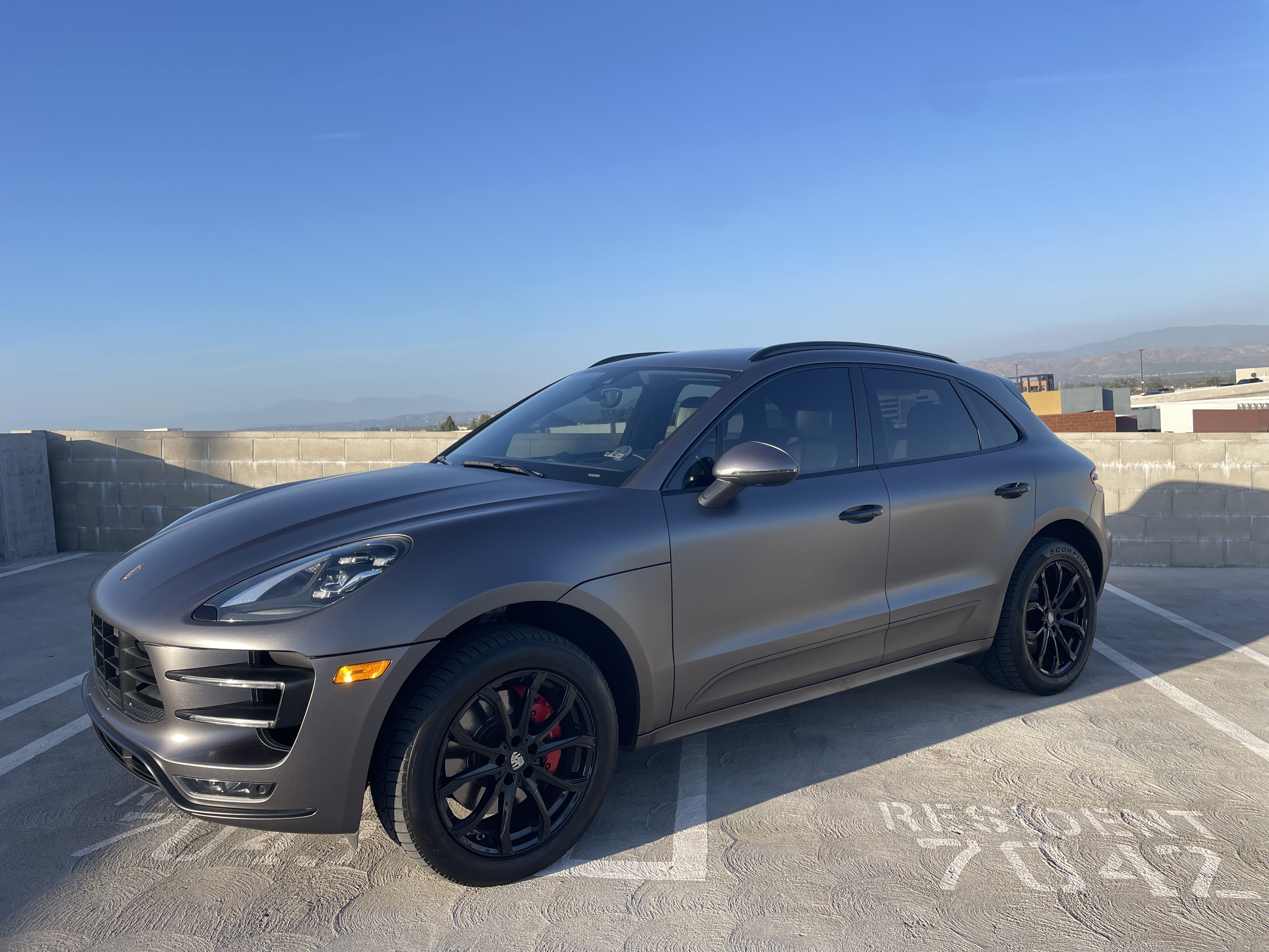 Used 2018 Porsche Macan Turbo AWD/4WD image 11