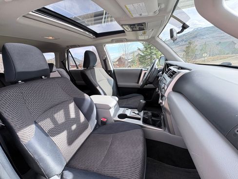 Used 2010 Toyota 4Runner SR5 AWD/4WD image 4