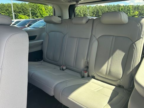 Used 2023 Jeep Wagoneer Series III w/ Premium Group I image 6