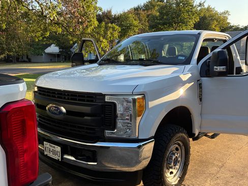 Used 2017 Ford F250 XL w/ Power Equipment Group AWD/4WD image 4