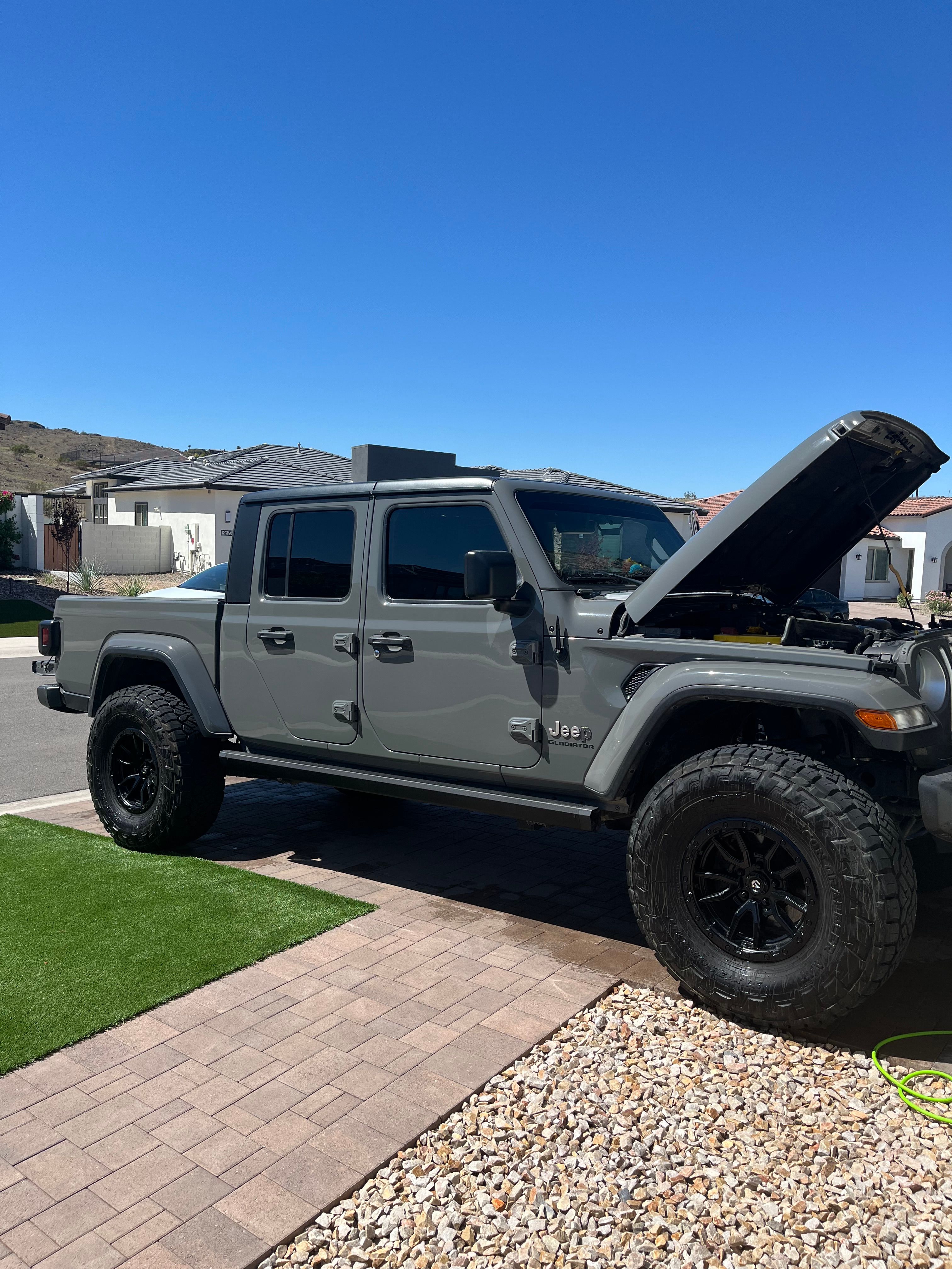 Used 2021 Jeep Gladiator Overland AWD/4WD image 11