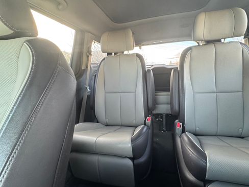 Used 2015 Kia Sedona SX Limited image 10