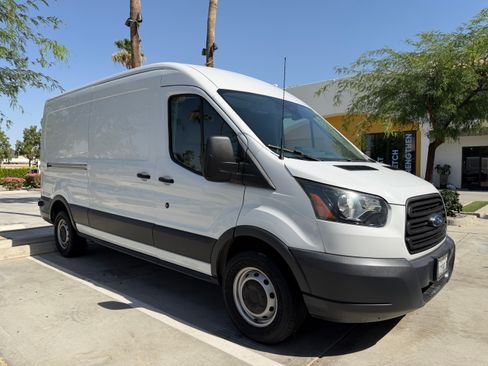 Used 2018 Ford Transit 250 148 Medium Roof RWD image 1