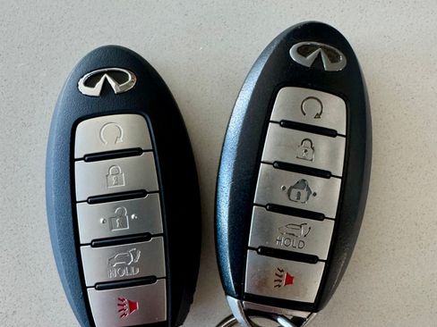 Used 2016 INFINITI QX80 Sport Utility 4D image 21