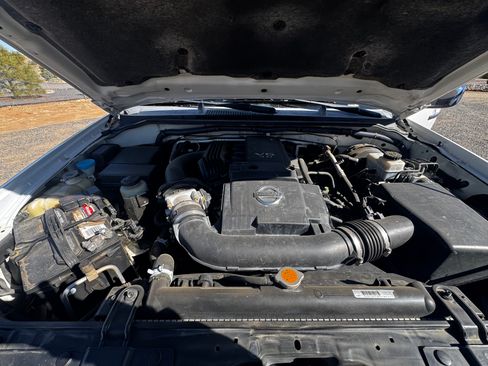 Used 2005 Nissan Frontier NISMO w/ (J01) Sunroof Pkg image 5