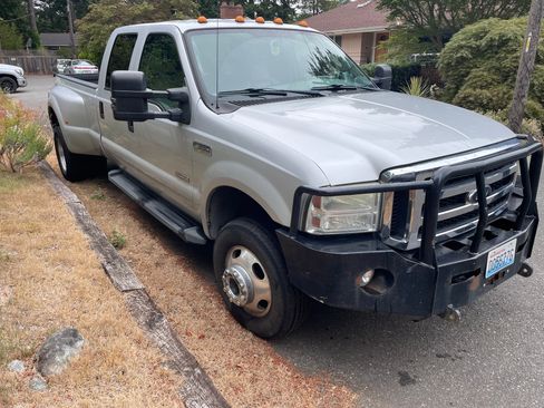 Used 2006 Ford F350 Lariat AWD/4WD image 4