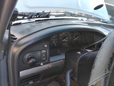 Used 1993 Ford Bronco image 8