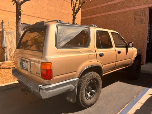 Used 1994 Toyota 4Runner SR5 AWD/4WD image 12