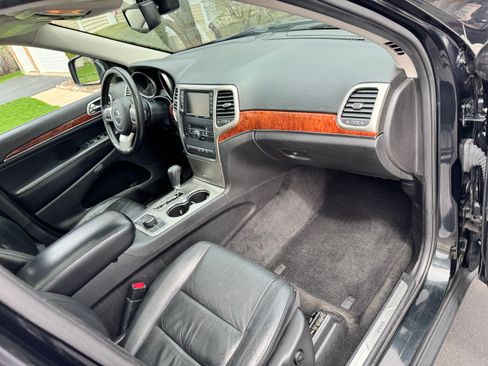 Used 2013 Jeep Grand Cherokee Limited image 21