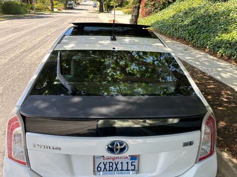 Used 2012 Toyota Prius Four image 11