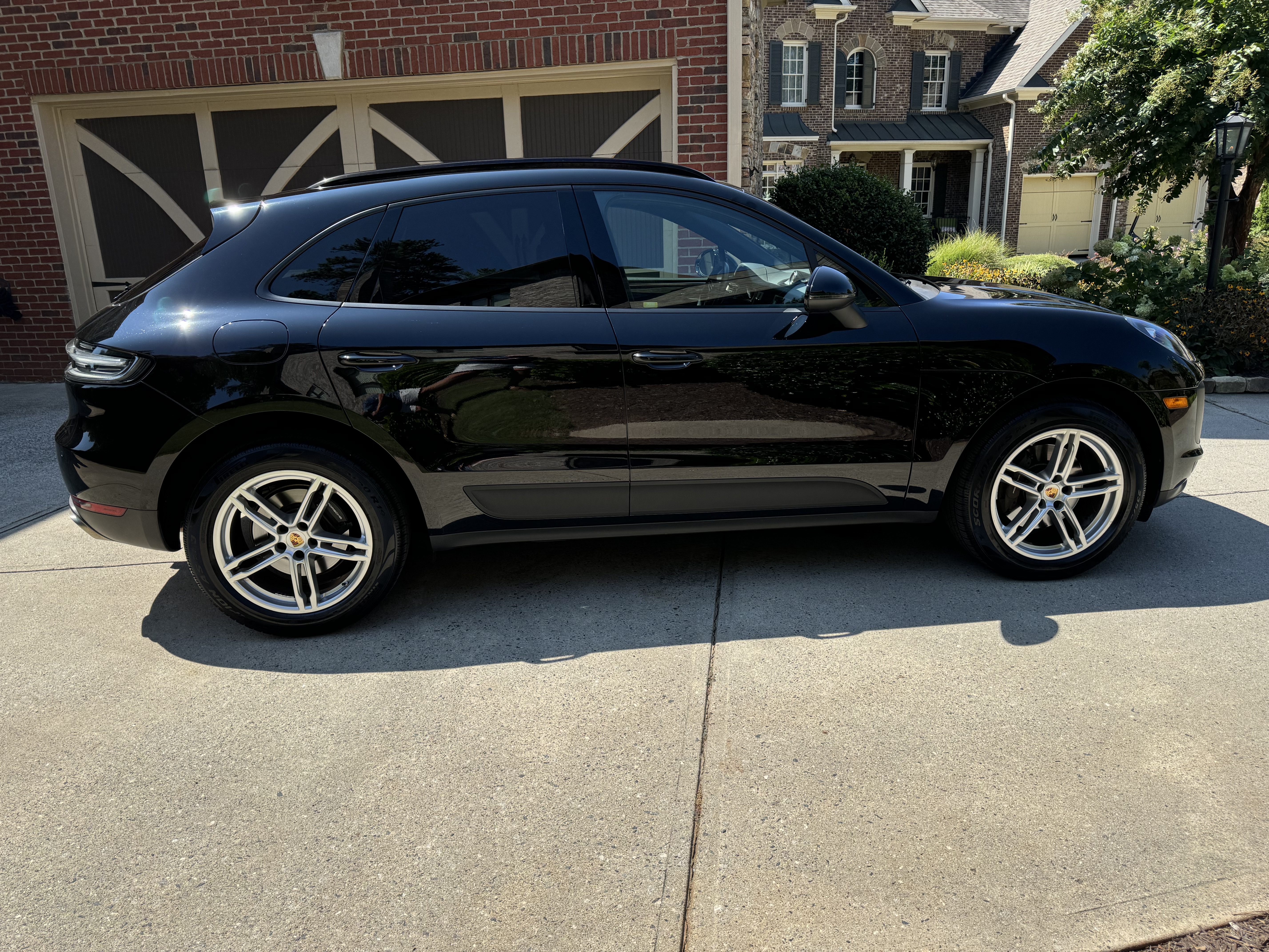 Used 2019 Porsche Macan AWD/4WD image 4