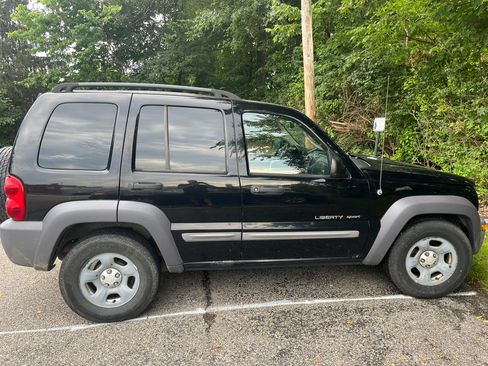 Used 2002 Jeep Liberty Sport AWD/4WD image 4