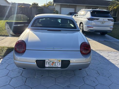 Used 2004 Ford Thunderbird image 14