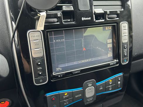 Used 2014 Nissan Leaf SV w/ Premium Package image 14