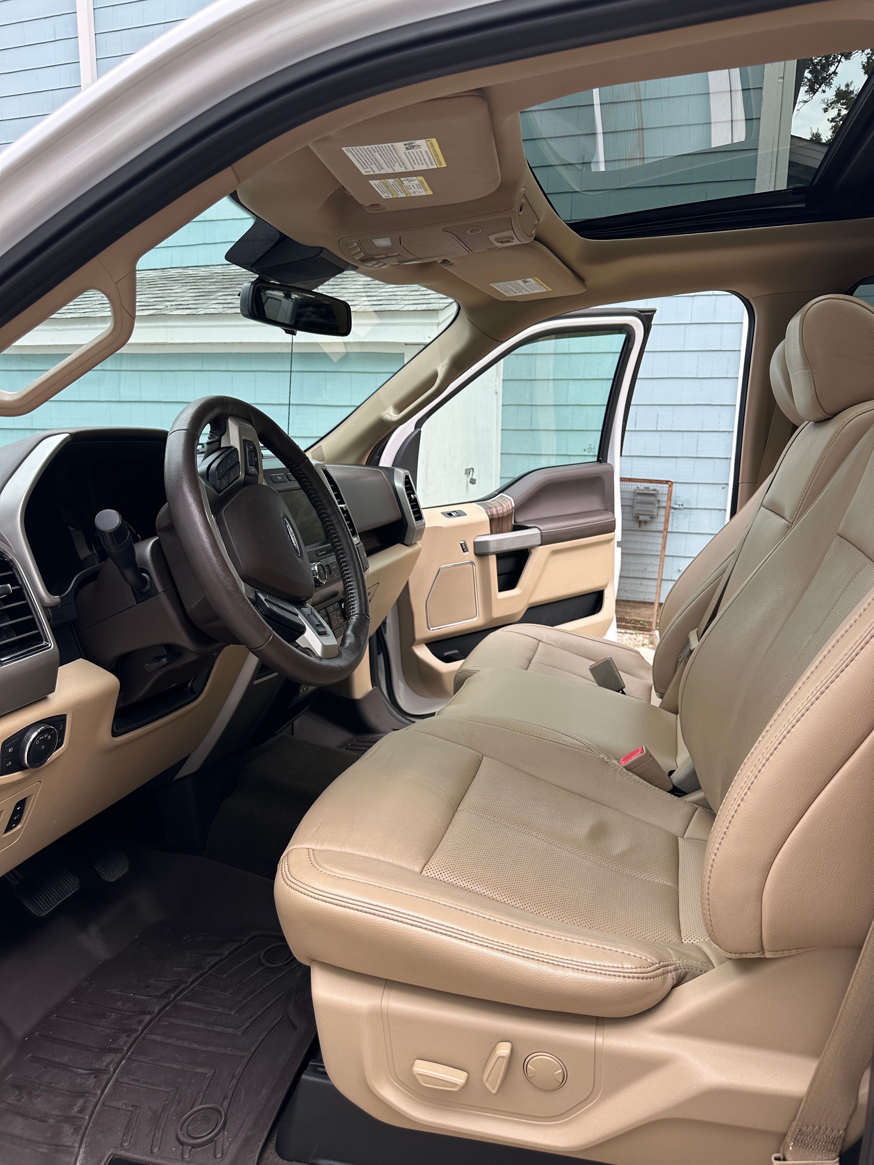 Used 2020 Ford F150 Lariat w/ Equipment Group 501A Mid image 21