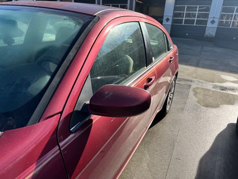 Used 2011 Chrysler 200 LX image 2