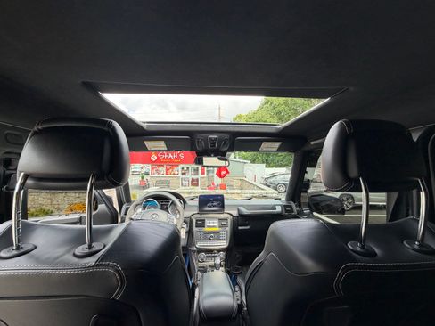 Used 2018 Mercedes-Benz G 550 Squared image 16