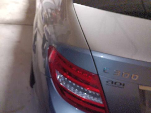 Used 2012 Mercedes-Benz C 300 4MATIC Sedan image 4