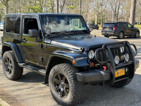 Used 2010 Jeep Wrangler Sahara AWD/4WD image 4