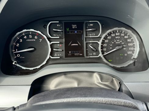Used 2021 Toyota Tundra Platinum image 18