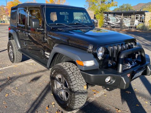 Used 2018 Jeep Wrangler Unlimited Sport S image 6