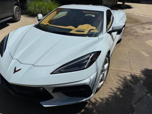 Used 2021 Chevrolet Corvette Stingray Premium Conv w/ Battery Protection Package RWD image 2
