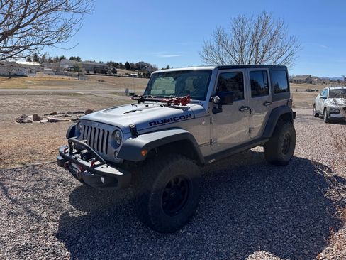 Used 2015 Jeep Wrangler Unlimited Rubicon image 6